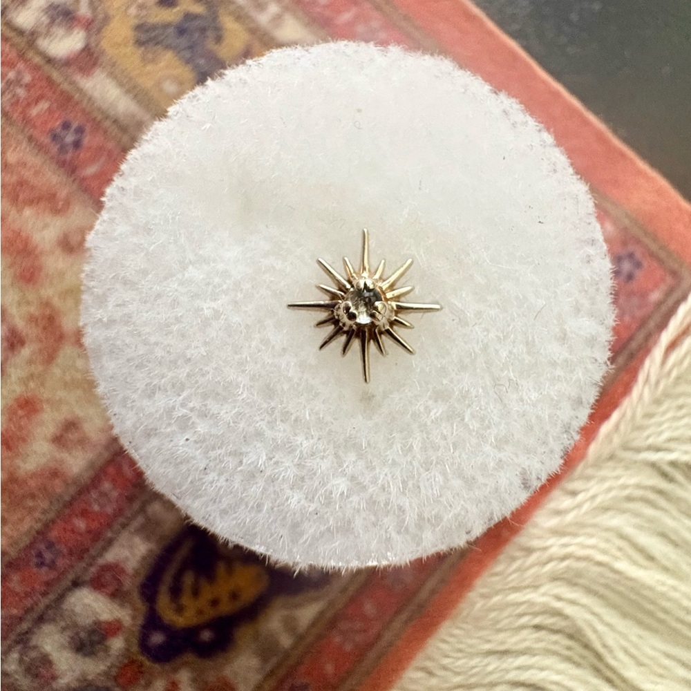 *SOLD* Yellow Gold Threadless End by Kiwii Jewelry